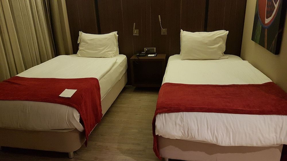 Ramada Encore by Wyndham Izmir Room, 2 Twin Beds, Non Smoking 5