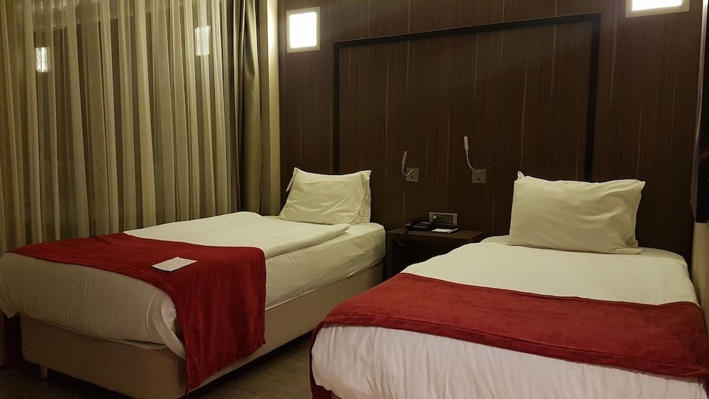 Ramada Encore by Wyndham Izmir Room, 2 Twin Beds, Non Smoking 6