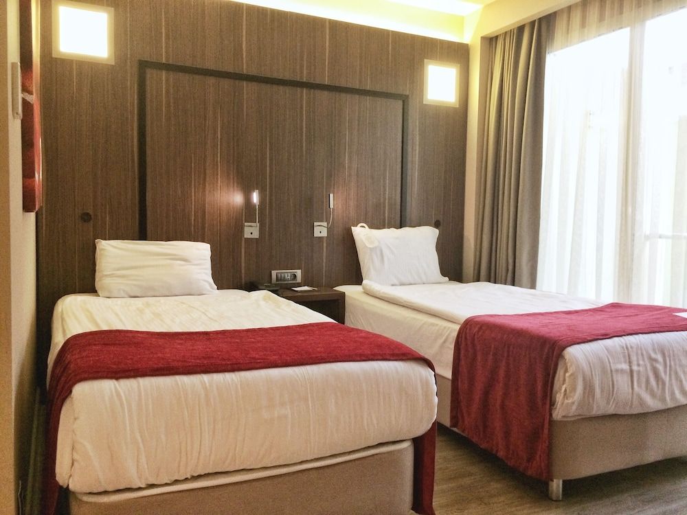 Ramada Encore by Wyndham Izmir Room, 2 Twin Beds, Non Smoking 2