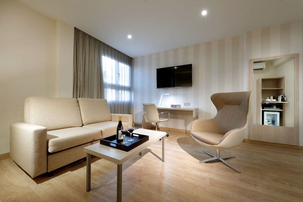 Hesperia Murcia Centro Junior Suite, City View 7
