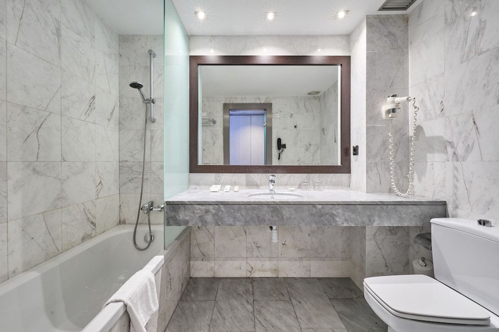 Catalonia Gran Hotel Verdi Triple Room (2 adults + 1 children) 4