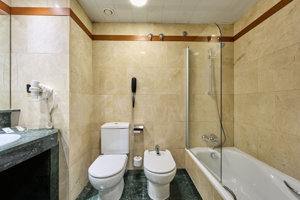 Catalonia Gran Hotel Verdi Premium Double Room 4