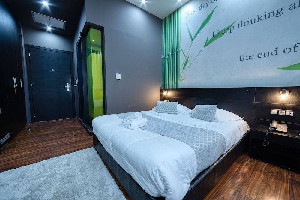 Gallery Art Hotel Standard Triple Room 4