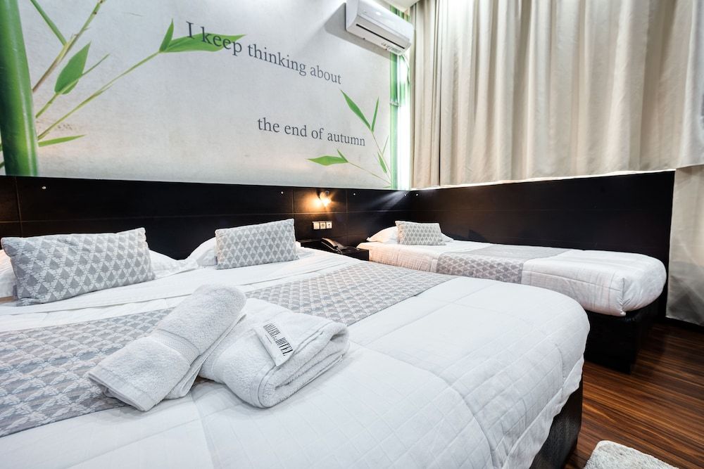 Gallery Art Hotel Standard Triple Room 6