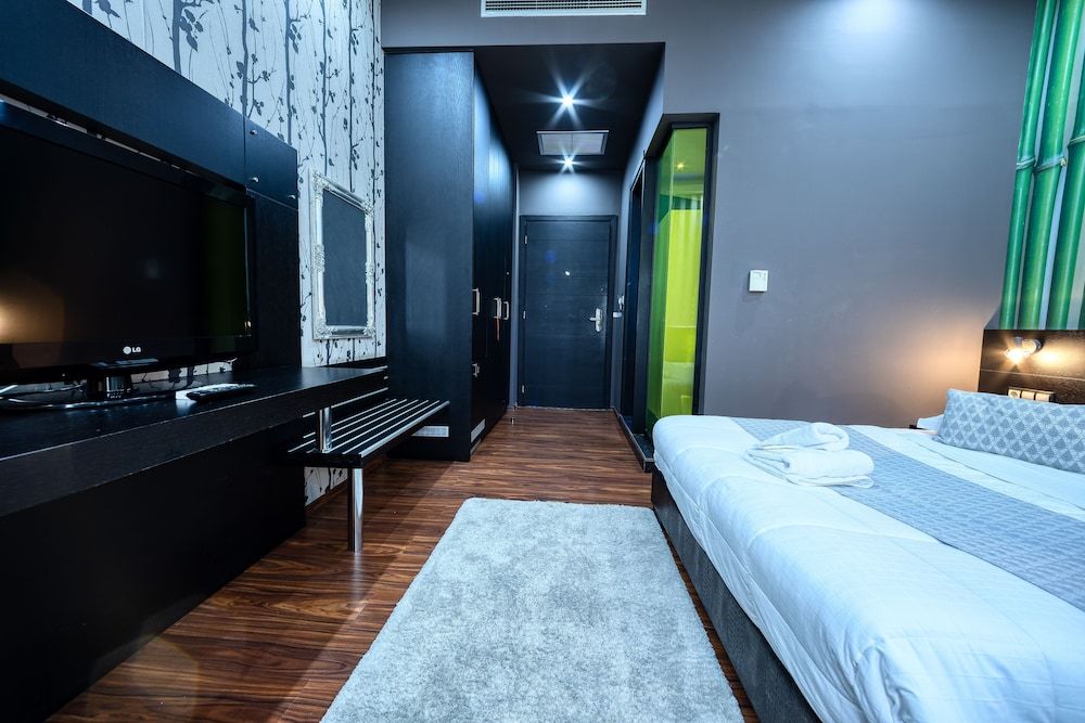 Gallery Art Hotel Standard Room 5