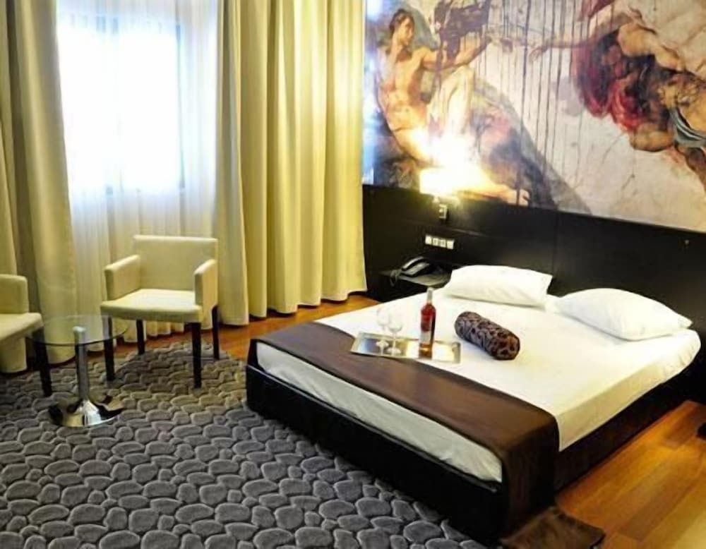 Gallery Art Hotel Standard Room