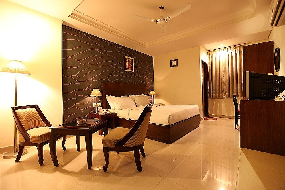 Hotel Waves Delhi Airport Deluxe Room