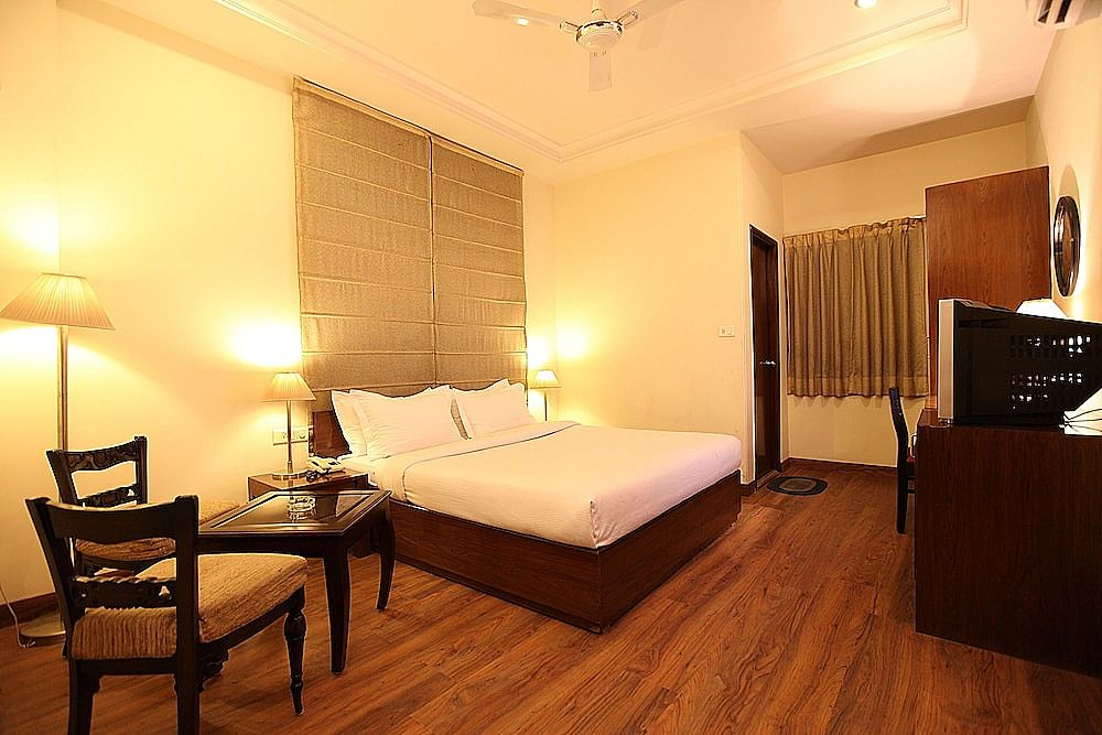 Hotel Waves Delhi Airport Deluxe Room 28