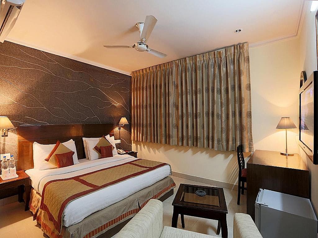 Hotel Waves Delhi Airport Deluxe Room 11