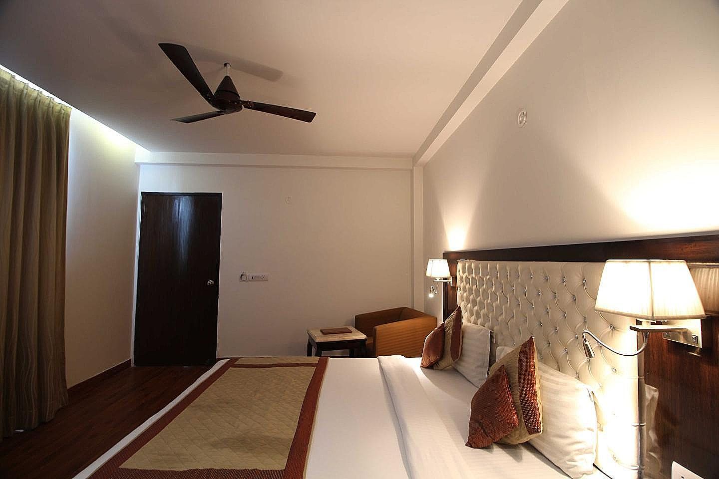 Hotel Waves Delhi Airport Deluxe Room 14
