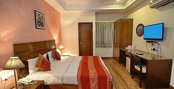 Hotel Waves Delhi Airport Deluxe Room 9