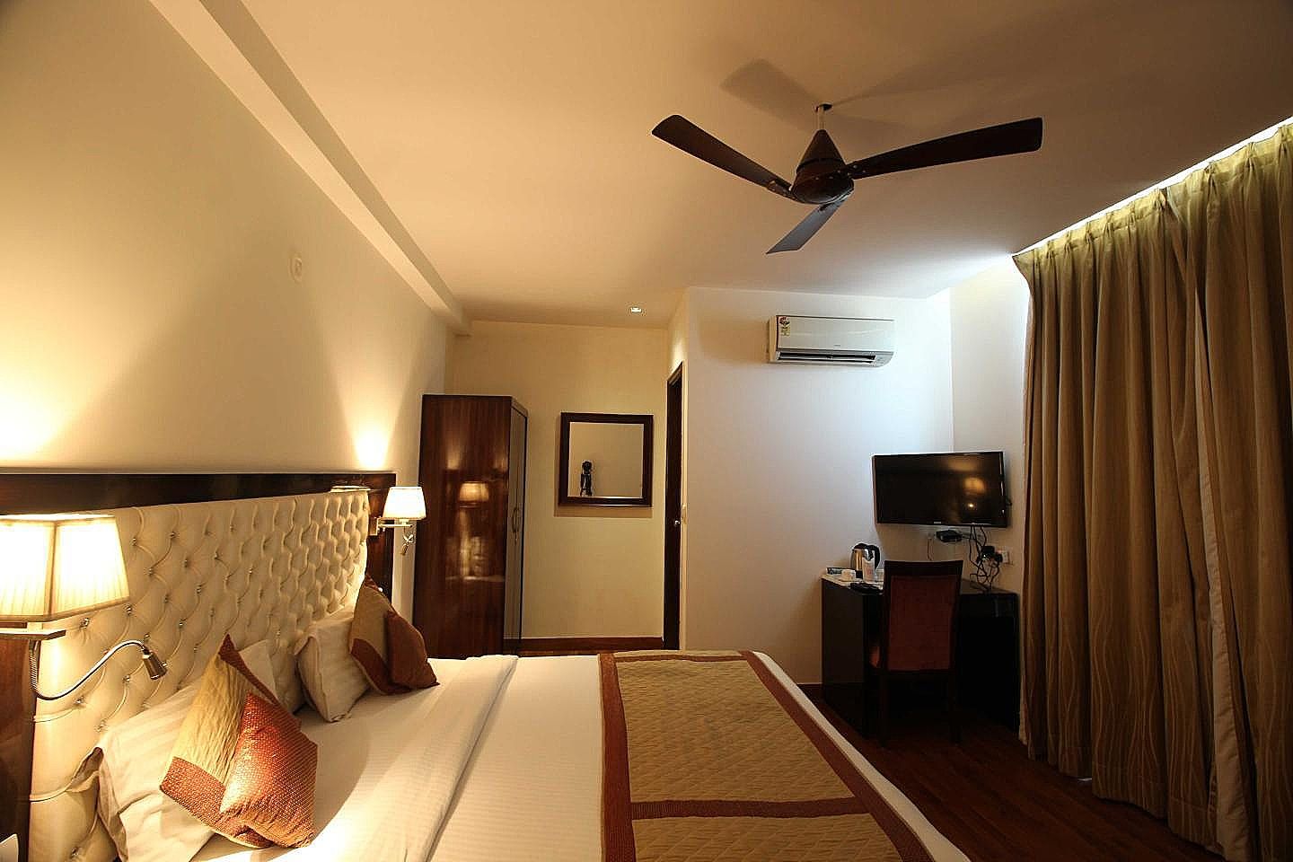Hotel Waves Delhi Airport Deluxe Room 15