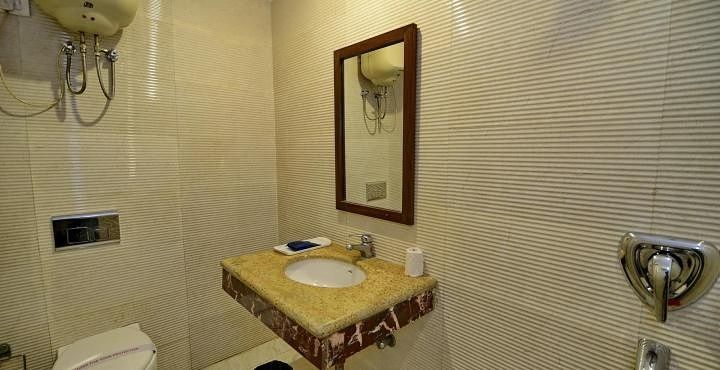 Hotel Waves Delhi Airport Deluxe Room 6