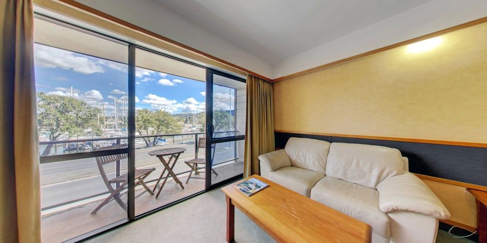 Distinction Whangarei Hotel & Conference Centre Marina View King - Balcony 6