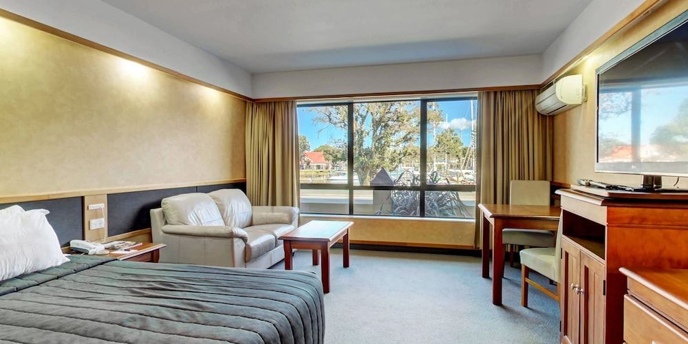 Distinction Whangarei Hotel & Conference Centre Marina View King - No Balcony 2