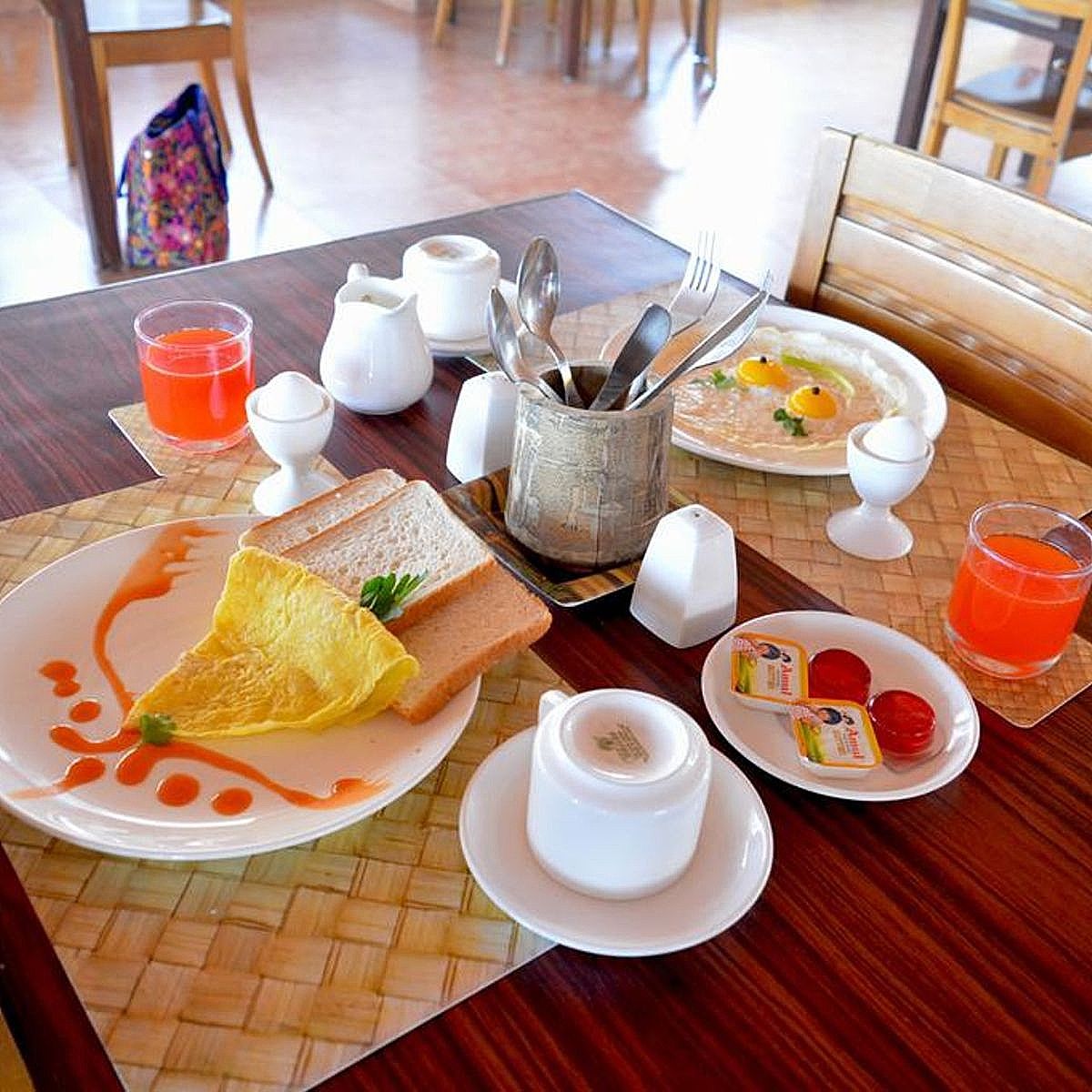 Food & Dining