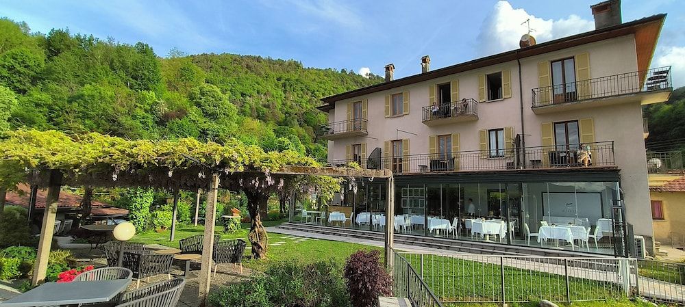 undefined Il Perlo Panorama 6
