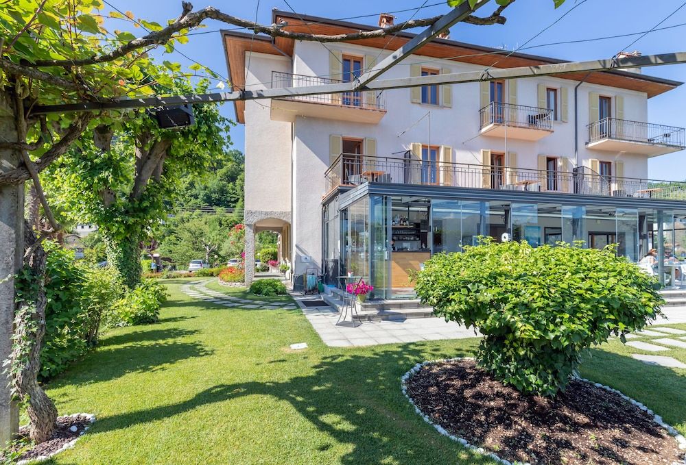 undefined Il Perlo Panorama 10
