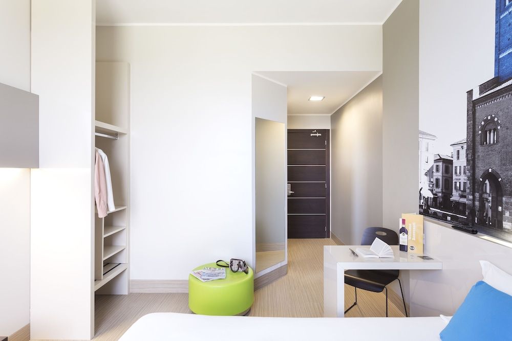 B&B Hotel Milano - Monza Superior Double Room, Non Smoking 12