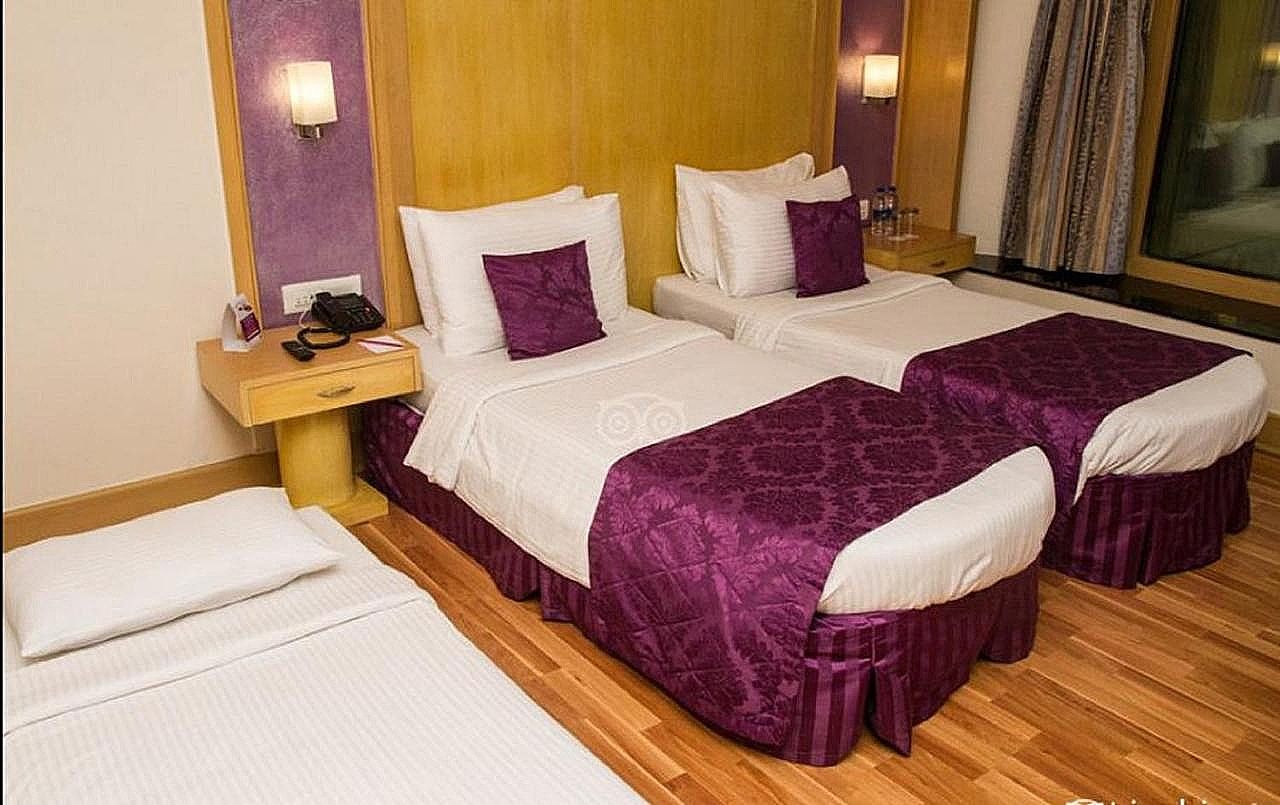 Club Deluxe Room King and Twin Bed with Breakfast