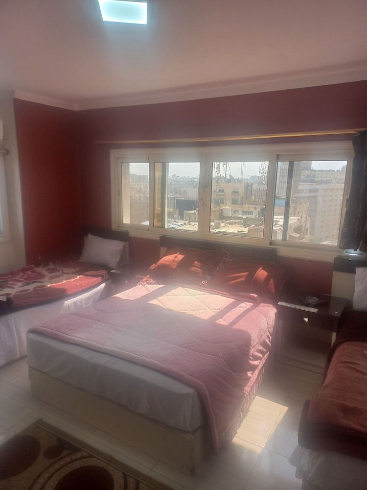 Isis Hostel 2 Deluxe Double or Twin Room 4