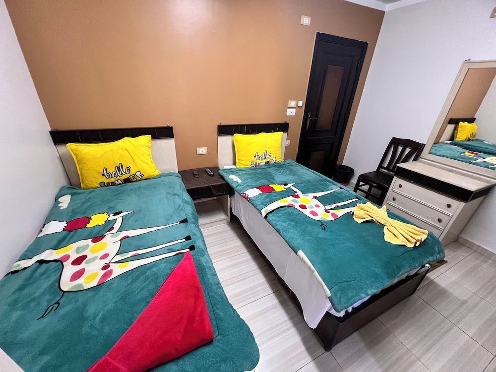 Isis Hostel 2 Deluxe Double or Twin Room 13