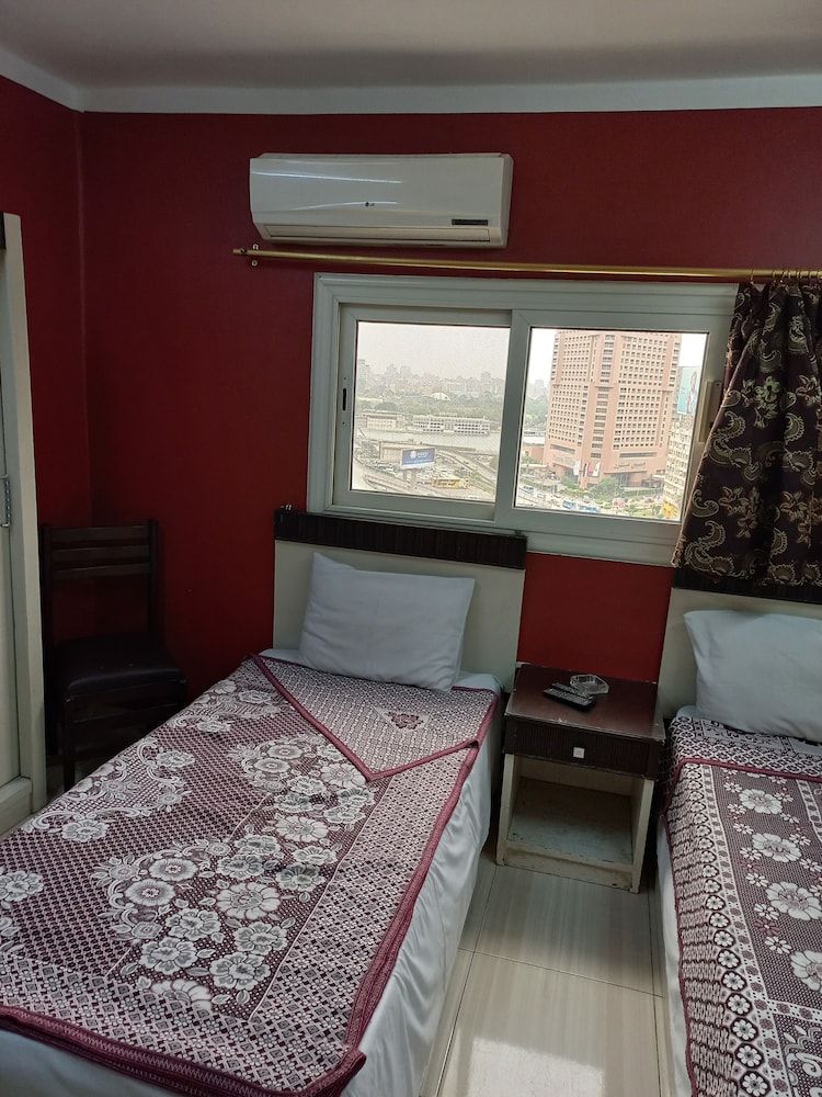 Isis Hostel 2 Deluxe Double or Twin Room 3