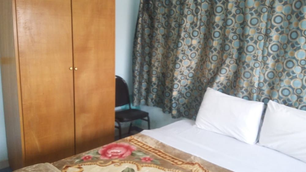 Isis Hostel 2 Deluxe Double or Twin Room 16