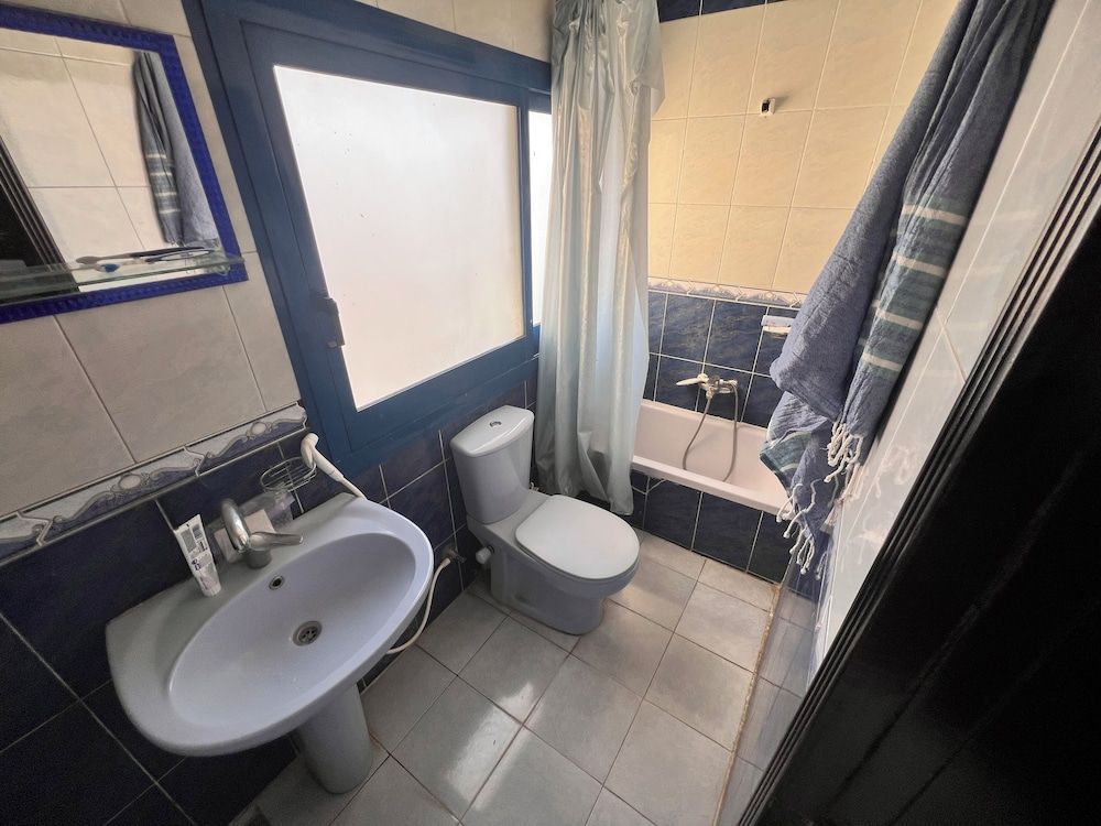 Isis Hostel 2 Deluxe Double or Twin Room 25