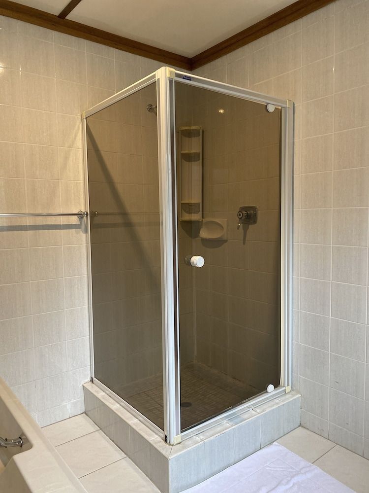 Marion Lodge Basic Single Room 3