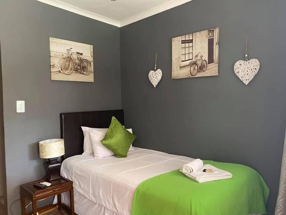 Marion Lodge Basic Single Room 2