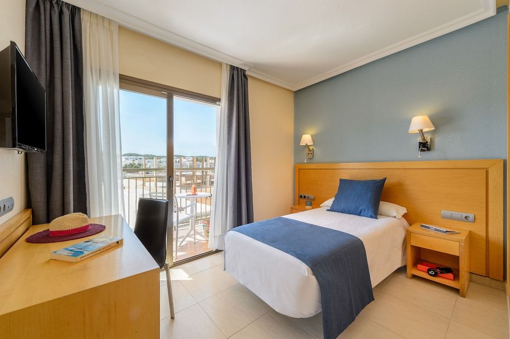 Hotel Vibra S´Estanyol Single Room 2