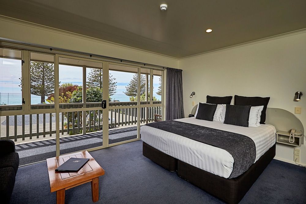 The White Morph - Heritage Collection Two Bedroom Family Apartment, located on Upper Floor, internal stairs to bedroom, Garden View 5