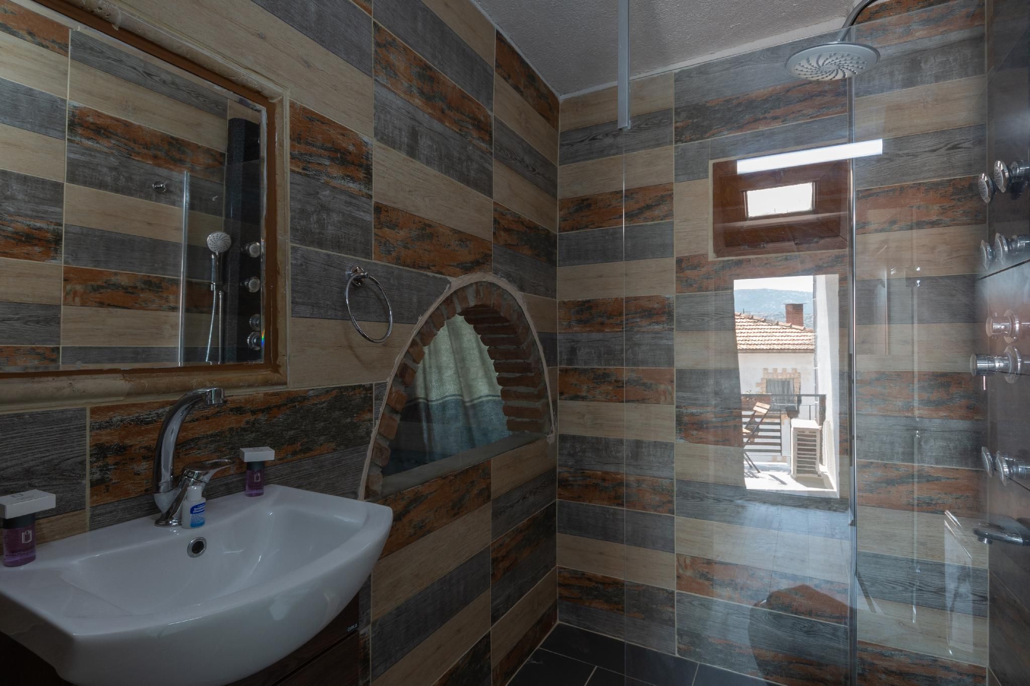 Deluxe Room with Round Bed