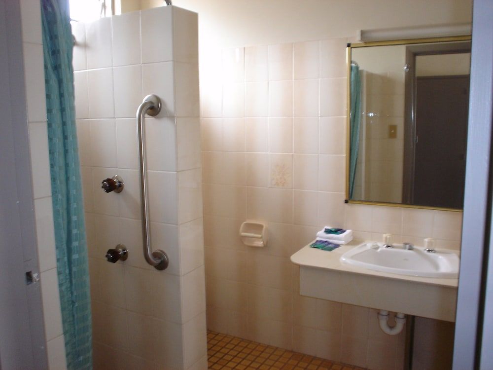 The Argosy Standard Triple Room 3