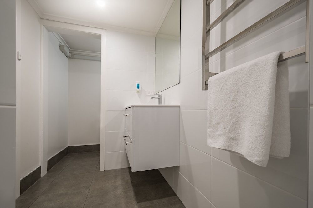 The Argosy Standard Family - Queen Bed and 2 Single Beds 6