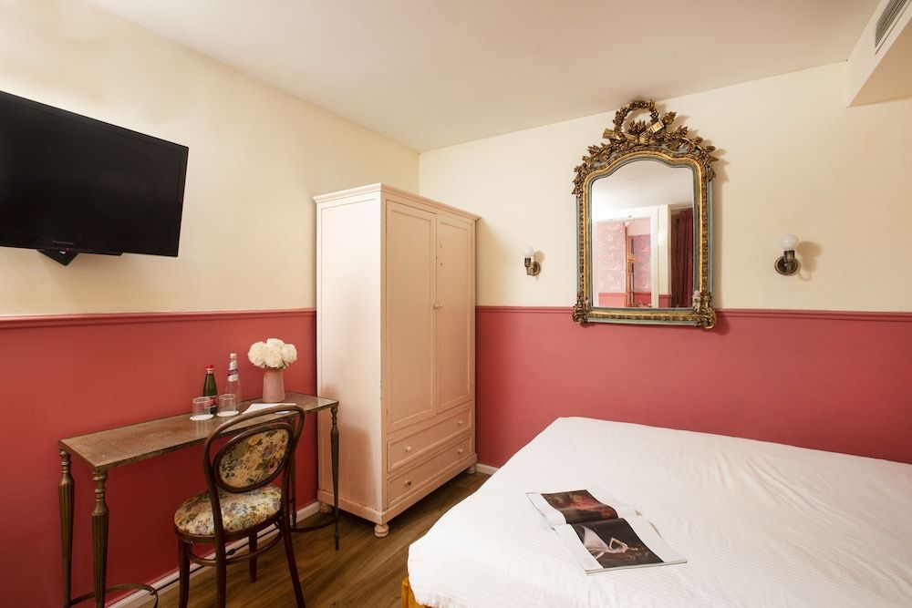 The Elliot - Adults only Standard Room 4