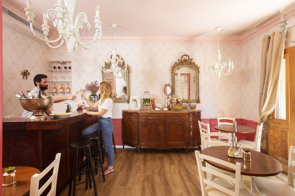 undefined The Elliot - Adults only 6