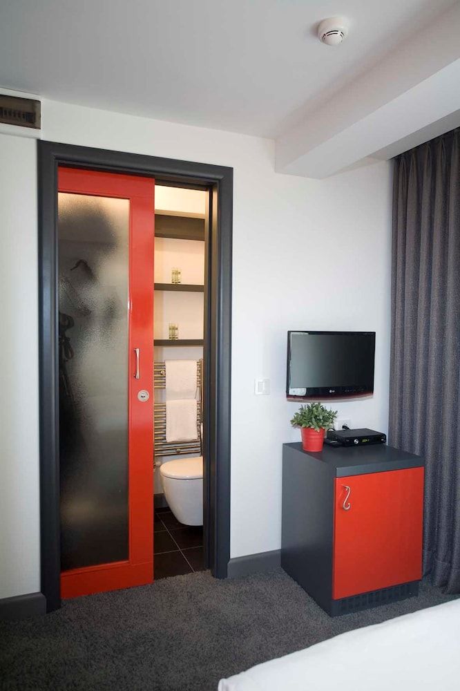 Hypnos Design Hotel Standard Room 7