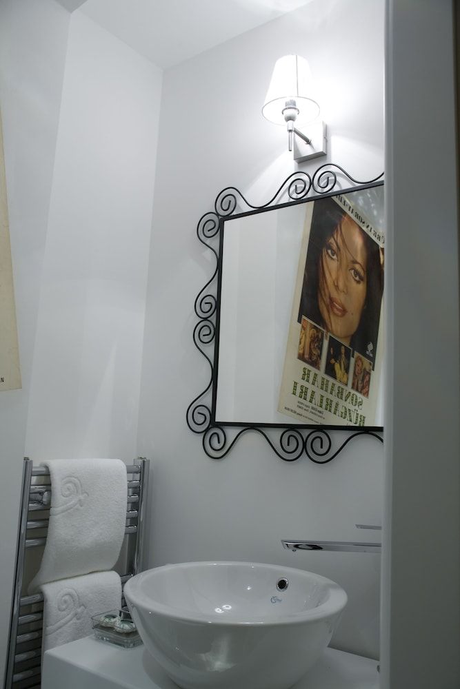 Hypnos Design Hotel Standard Room 5