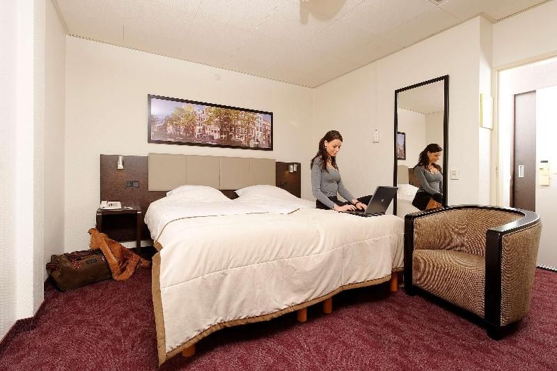 undefined Best Western Dam Square Inn 9