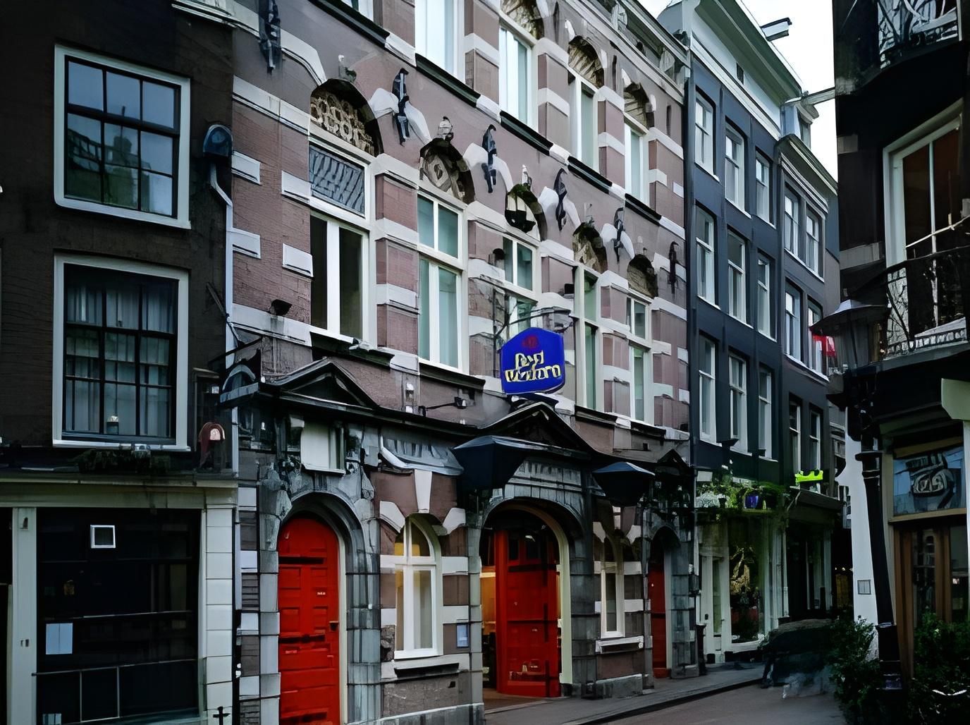 undefined Best Western Dam Square Inn 7