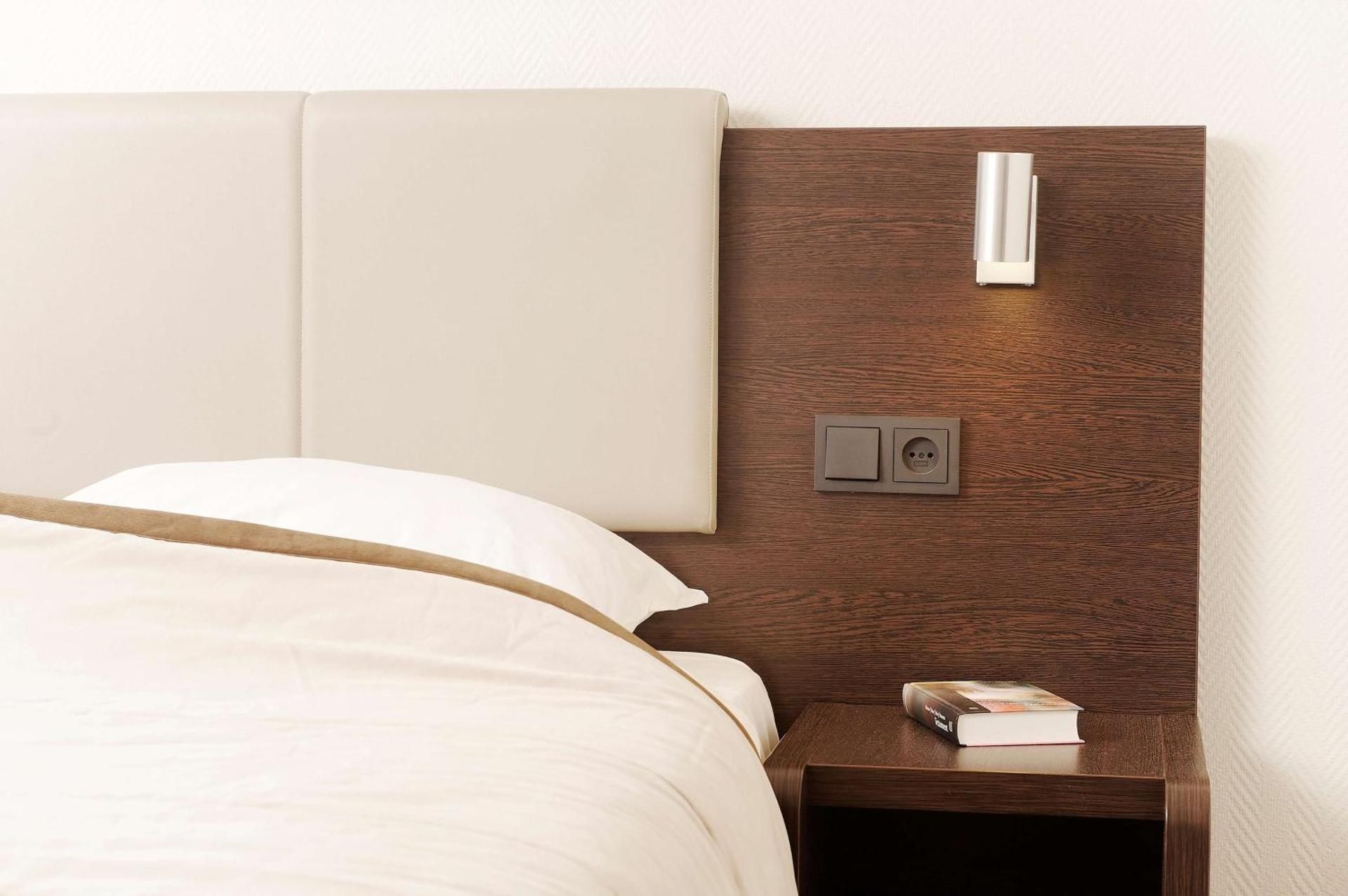 undefined Best Western Dam Square Inn 8