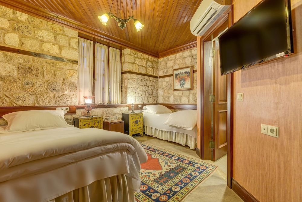 Kaucuk Hotel Behice Deluxe Twin Room 3