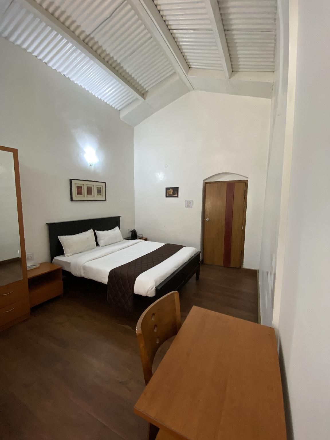 I- India Hotel Deluxe Room 3