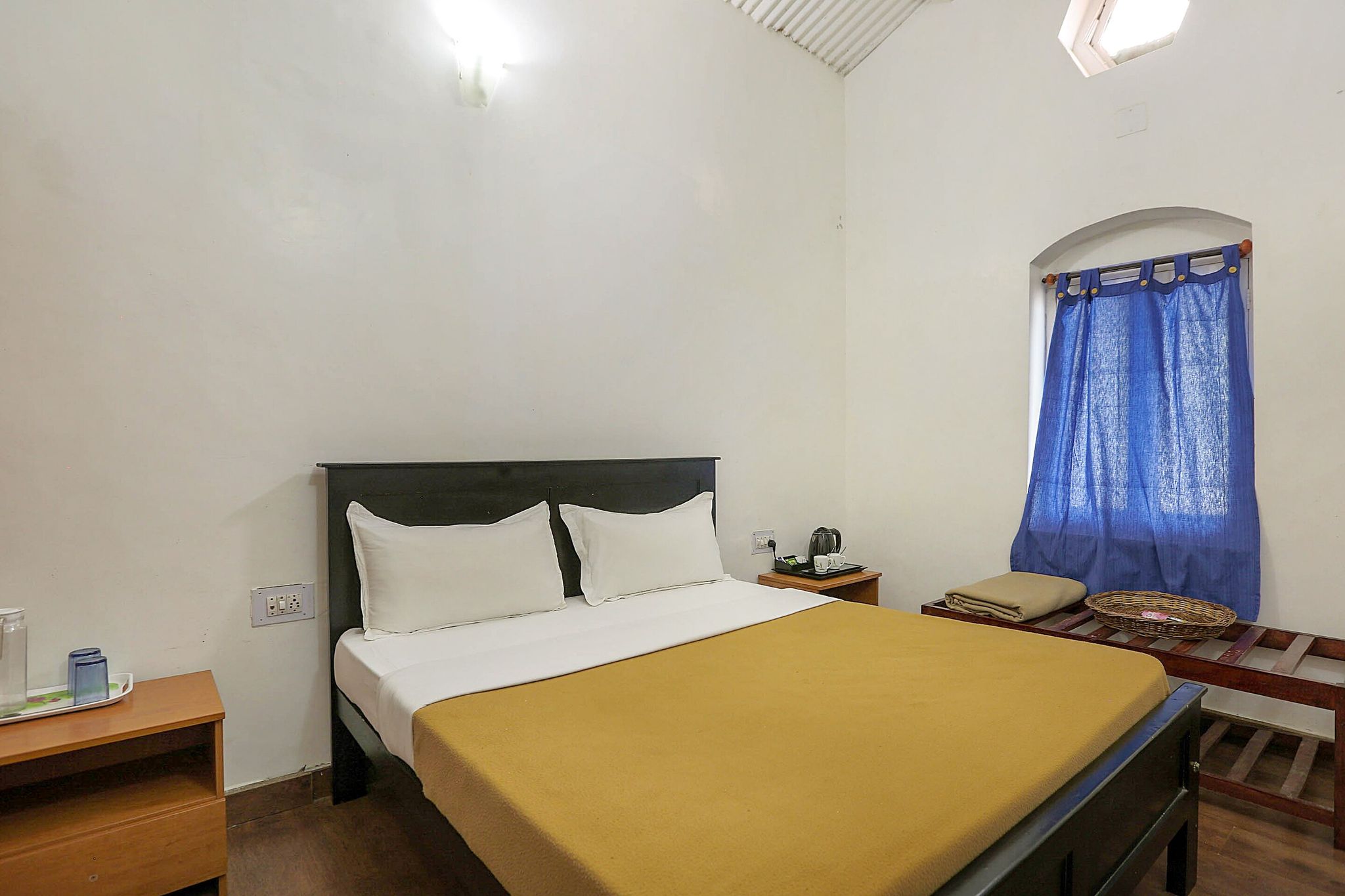 I- India Hotel Deluxe Room 12