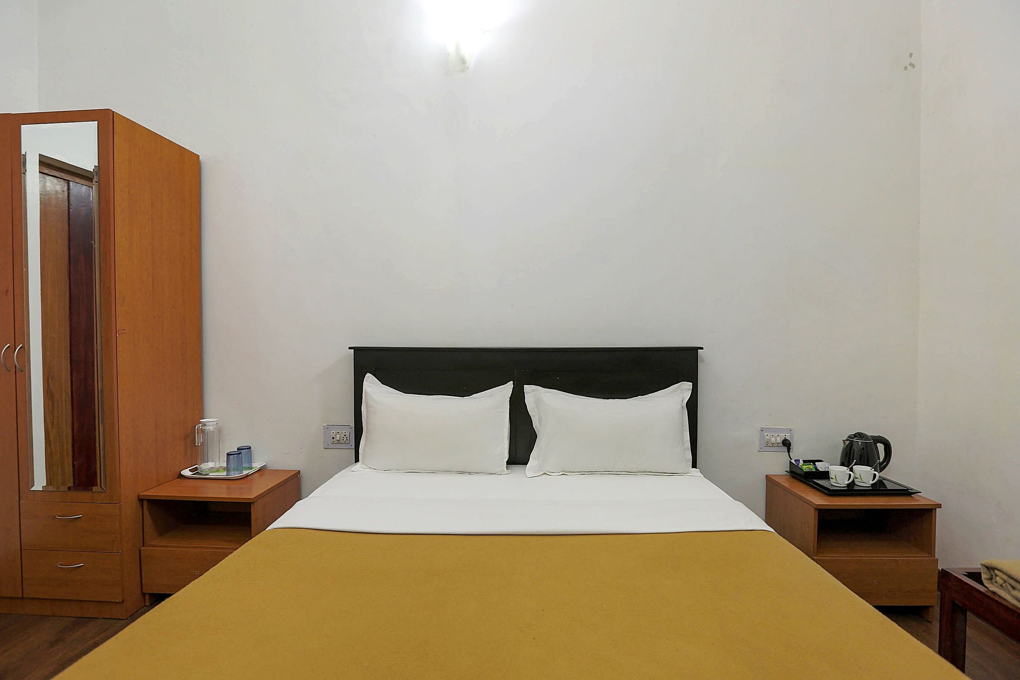 I- India Hotel Deluxe Room 8