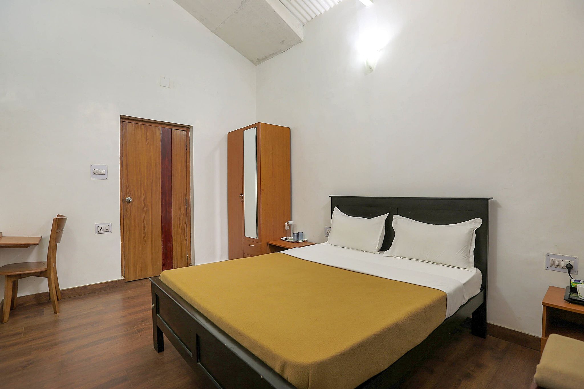 I- India Hotel Deluxe Room 9