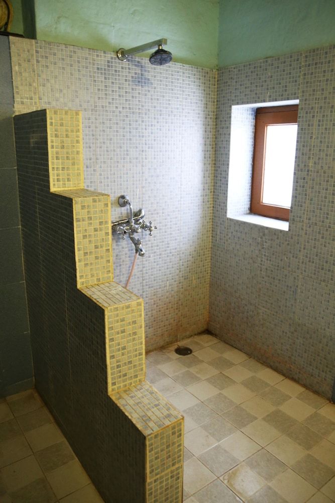 Yogi Guest House Basic Room (Non AC) 3