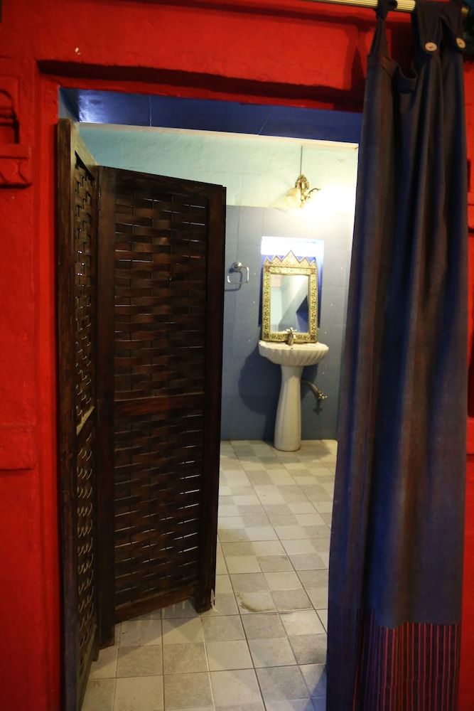 Yogi Guest House Basic Room (Non AC) 2